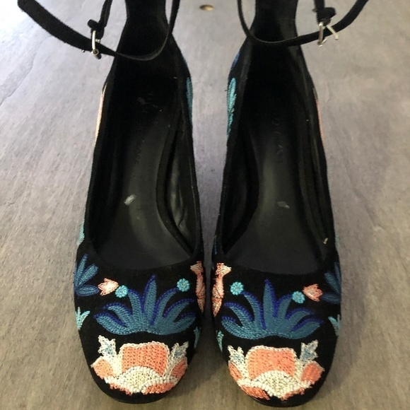 REBECCA MINKOFF EMBROIDERED ANKLE STRAP HEEL 7.5 - Picture 2 of 7